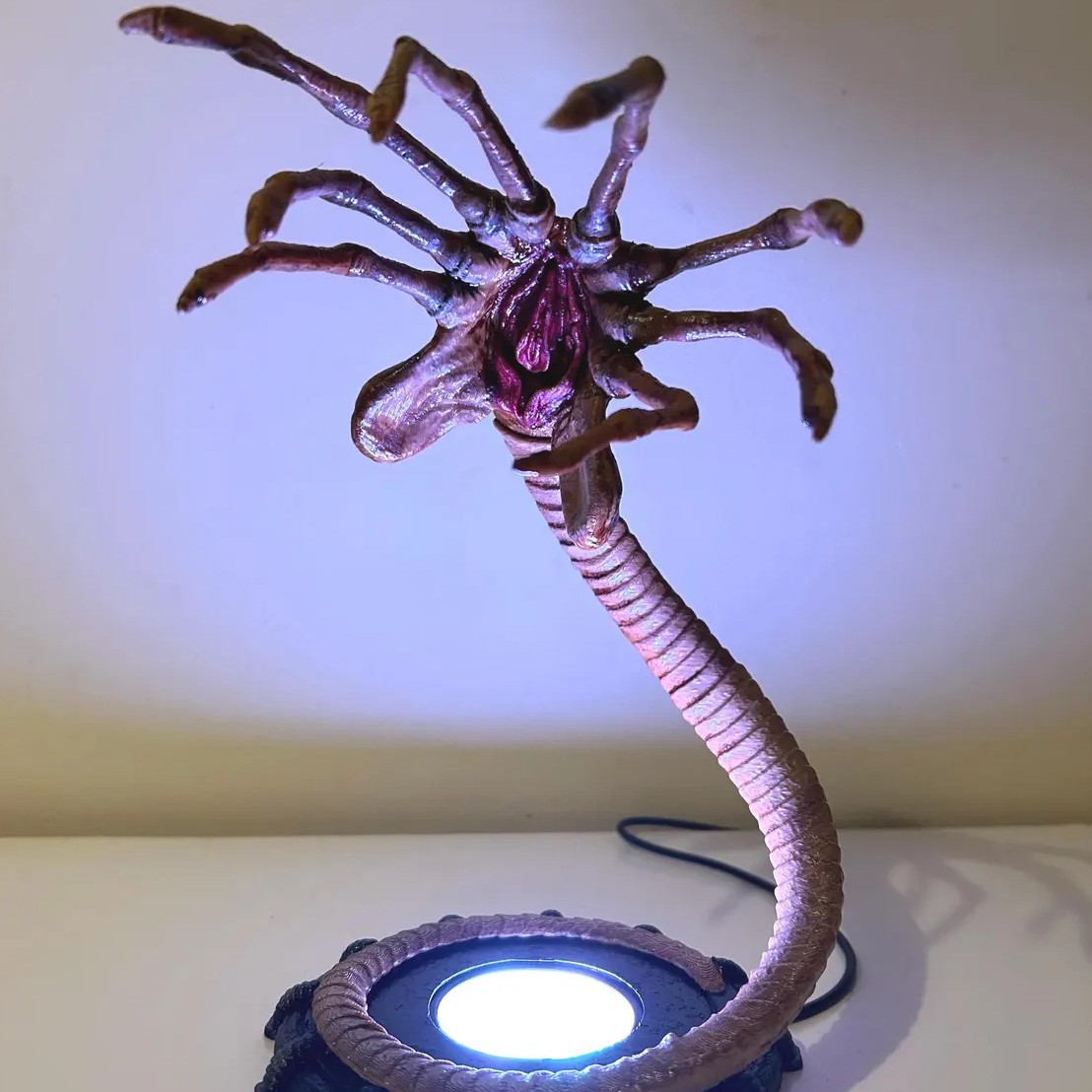 Lampu Alien Facehugger Lampu M - Lighting Decoration Ideas ulasan dan harga